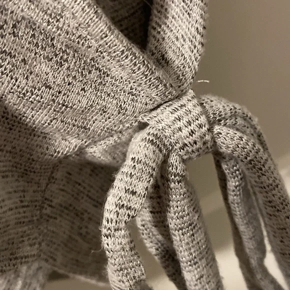 [Caution to the Wind] Short Cap Sleeve Wrap Tie V-Neck Shirt Women’s Sz Large - Picture 8 of 8